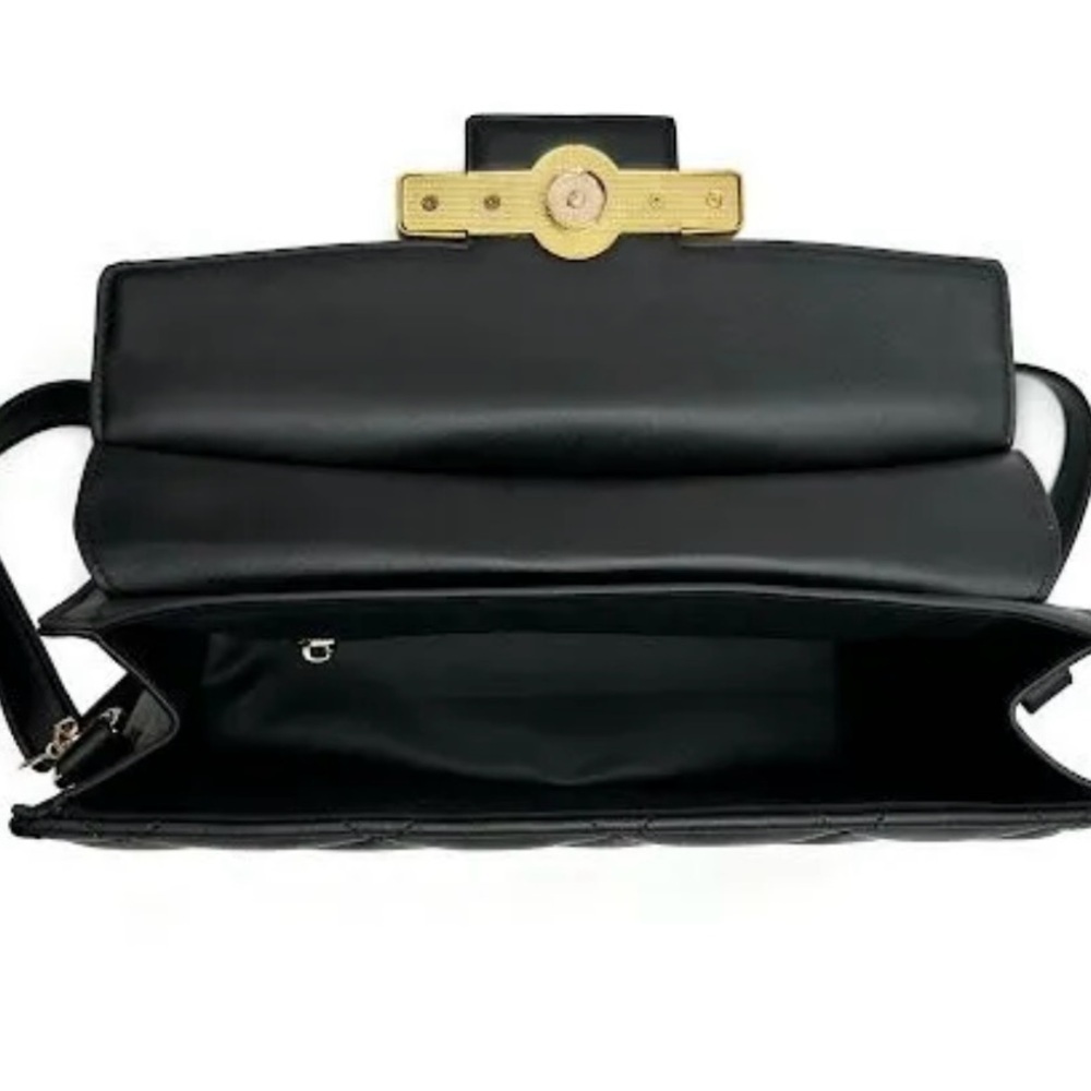 Elegant Black Quilted Handbag - Picture 4 of 6